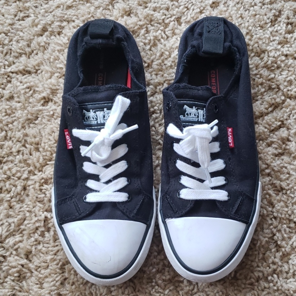 Black levis shoes size 6.5